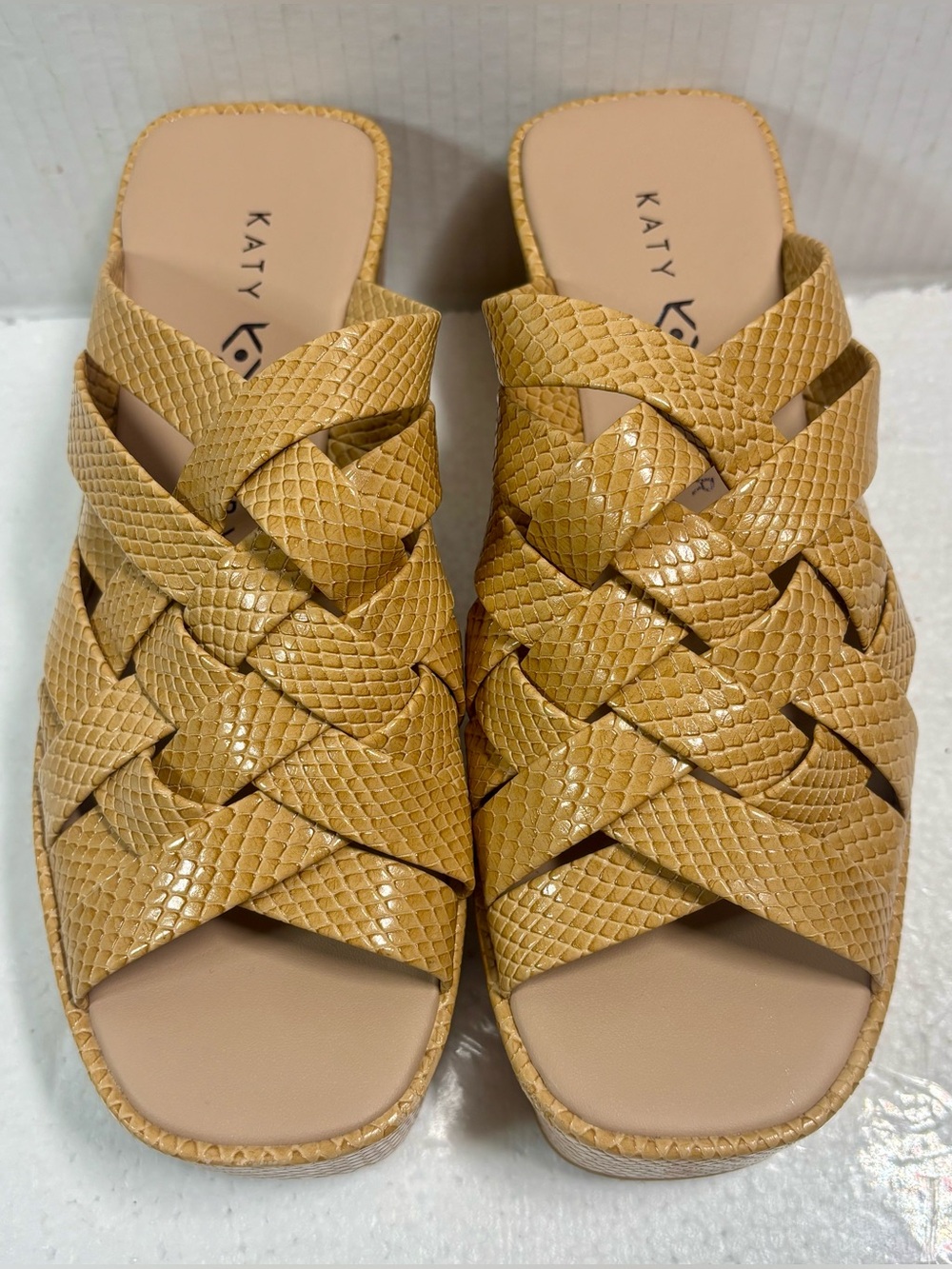 Katy Perry Busy Bee Tan Faux Python Criss Cross Slide  Sandals Size 7M